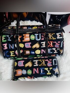 Dooney & Burke Bag & Wallet Set 🩷🩵
